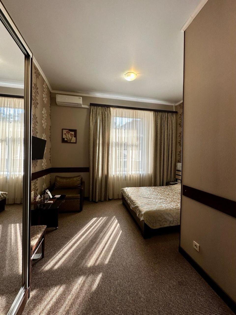 חארקיב Classic Hotel מראה חיצוני תמונה